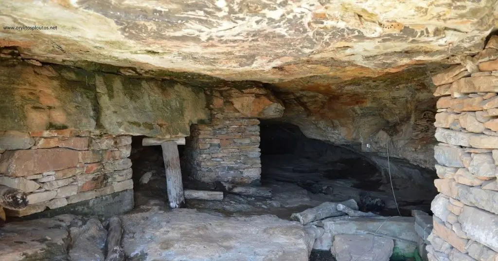 ancient-mine-Lavrio