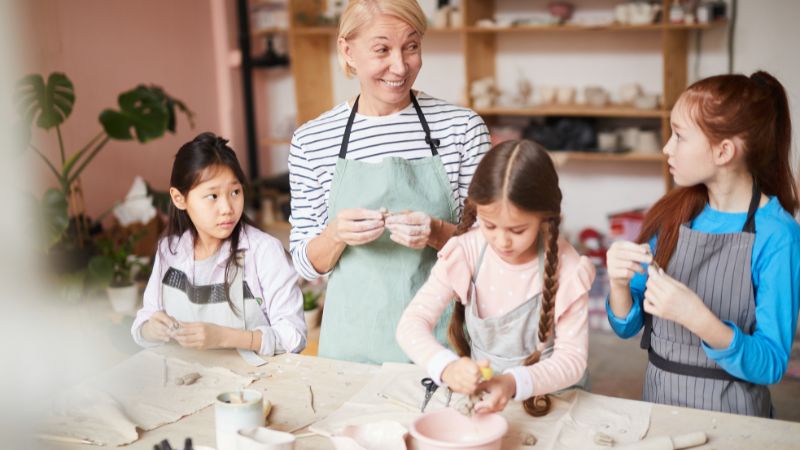 kids pottery class